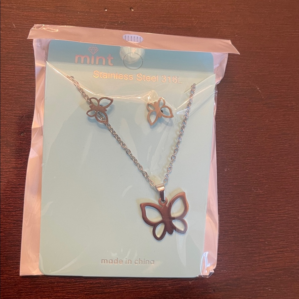 Mint stainless steel silver Butterfly Necklace and Stud Earrings Set nwt